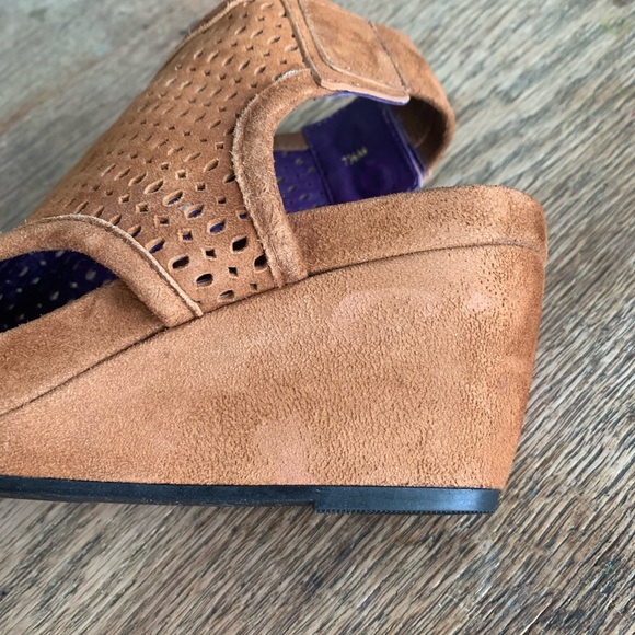 Vaneli suede sandals Size 7 1/2 - Picture 3 of 14